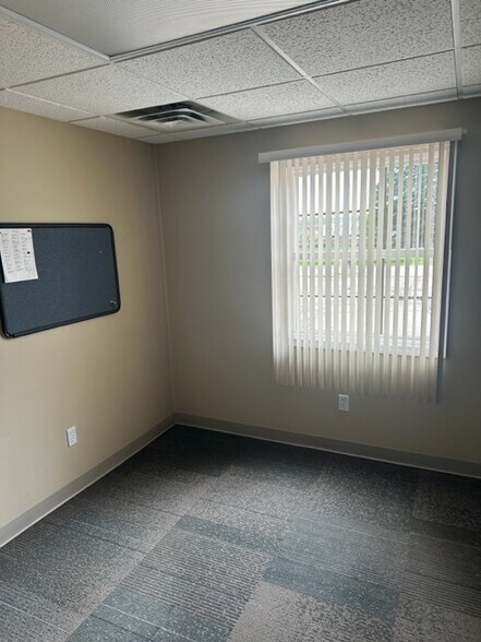 More Photos Of 8392 Holly Rd, Grand Blanc Office For Sale
