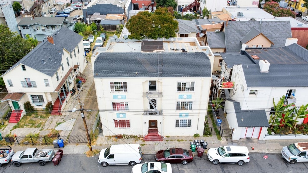 More Photos Of 3040 E 19th St, Oakland Apartments For Sale