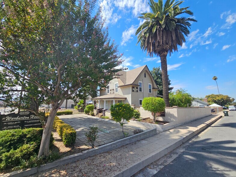 More Photos Of 6836 Palm Ave, Highland Office For Sale