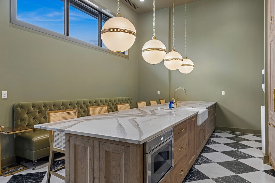 More Photos Of 3095 Soperton Dr, Bluffton Light Distribution For Sale