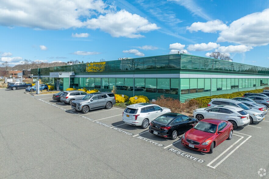 Primary Photo Of 177-199 Crossways Park Dr, Woodbury Office For Lease