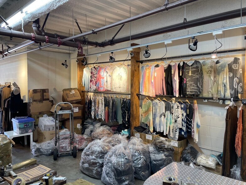 More Photos Of 747 E 10th St, Los Angeles General Retail For Sale