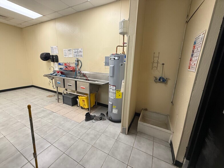 More Photos Of 209 S Cocoa Blvd, Cocoa Fast Food For Lease