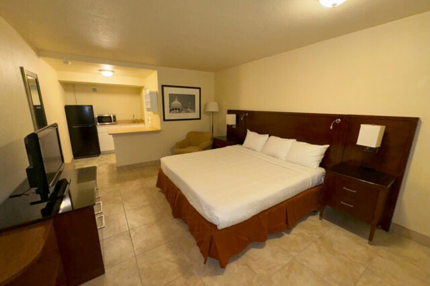 More Photos Of 2160 W Picacho Ave, Las Cruces Hotel For Sale