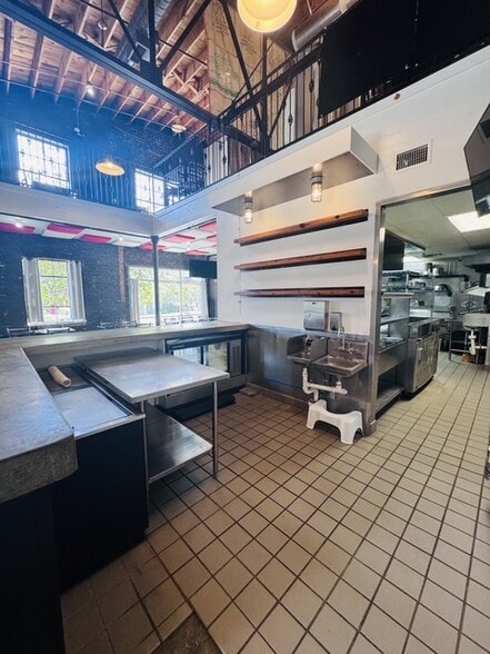 Primary Photo Of 675 Pulaski St, Athens Storefront Retail Office For Lease
