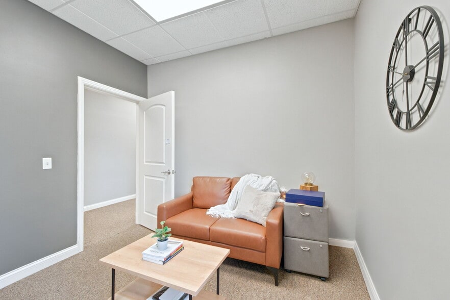 More Photos Of 9109 Stellhorn Crossing Blvd, Fort Wayne Office For Lease