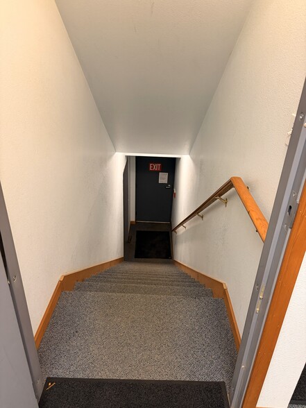 More Photos Of 128 Oyster Bay Ave, Bremerton Industrial For Lease