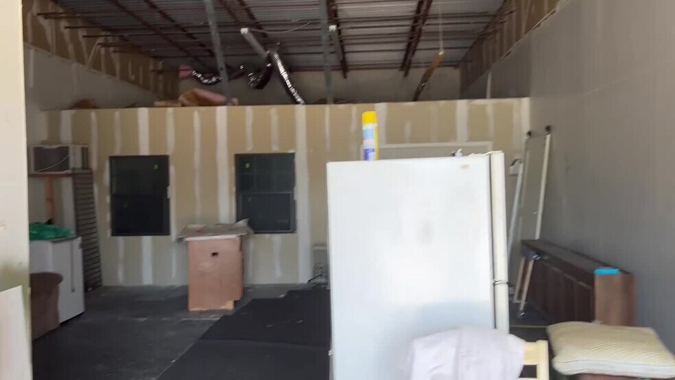 More Photos Of 300 Bryant Ave, Midlothian Light Distribution For Lease