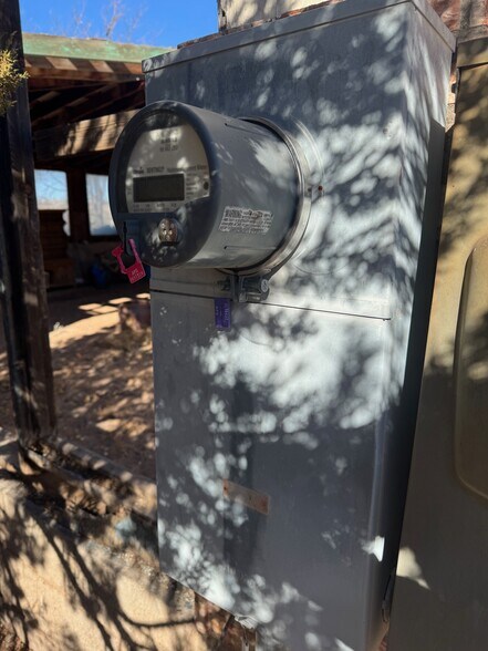 More Photos Of 3577 AZ-77, Taylor Office For Sale