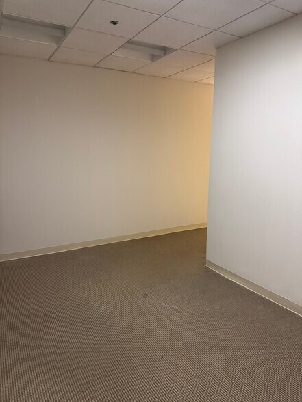 More Photos Of 1801 Robert Fulton Dr, Reston Medical For Lease