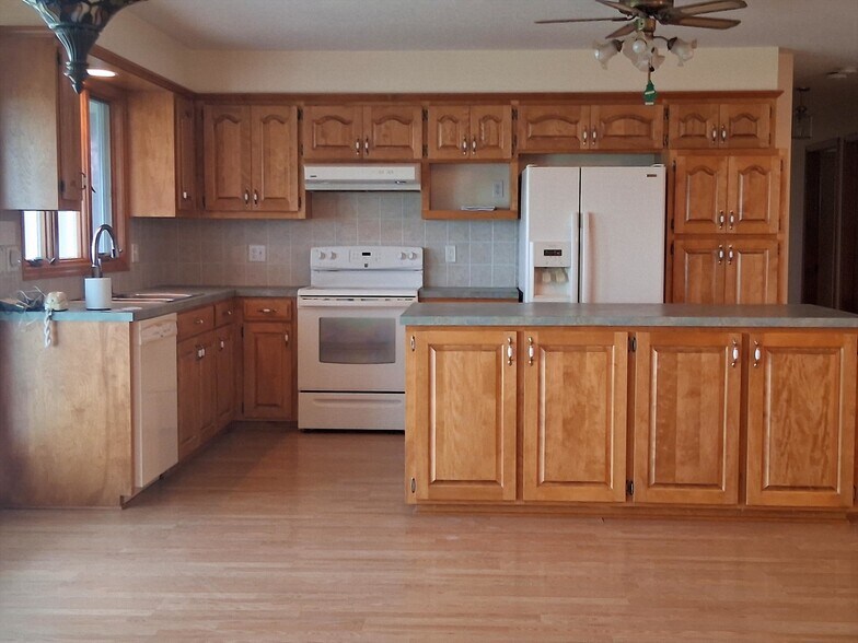 More Photos Of 6841 E US Highway 56, Overbrook Land For Sale