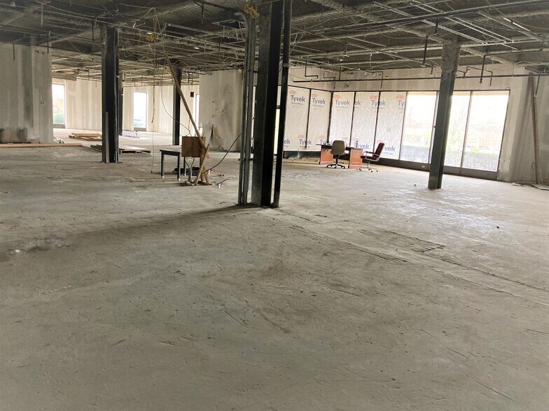 More Photos Of 15 Matthews St, Goshen Office For Sale