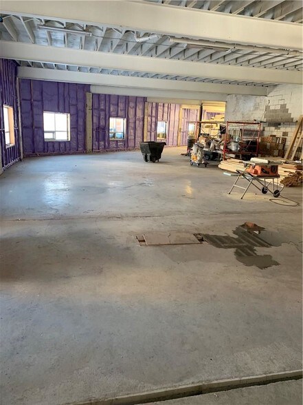 More Photos Of 255-257 Ste-anne Ave, Ottawa Warehouse For Lease