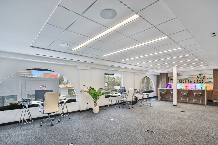 More Photos Of 141-147 S Robertson Blvd, Los Angeles Storefront Retail Office For Sale