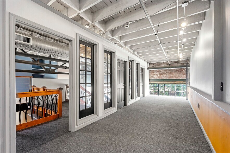 More Photos Of 949 W Marietta St NW, Atlanta Office For Sale