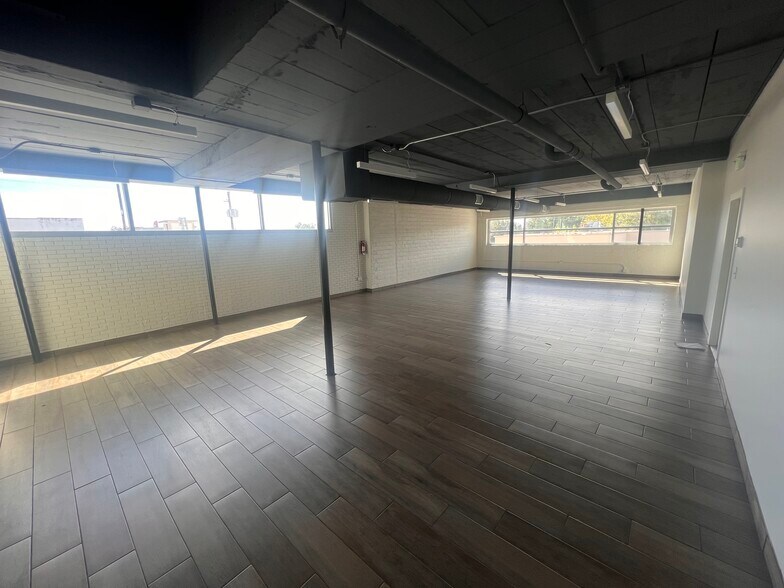 More Photos Of 302 W Defee Ave, Baytown Specialty For Sale