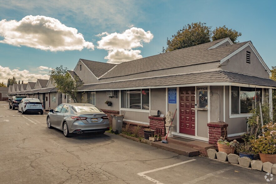 More Photos Of 1501 W Capitol Ave, West Sacramento Hotel For Sale