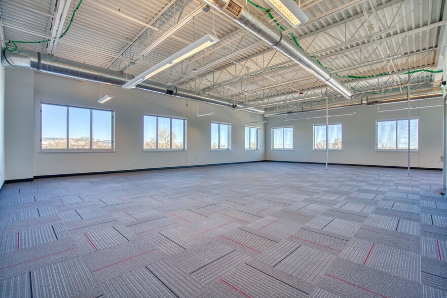 More Photos Of 6333 Dry Creek Pky, Niwot Manufacturing For Lease