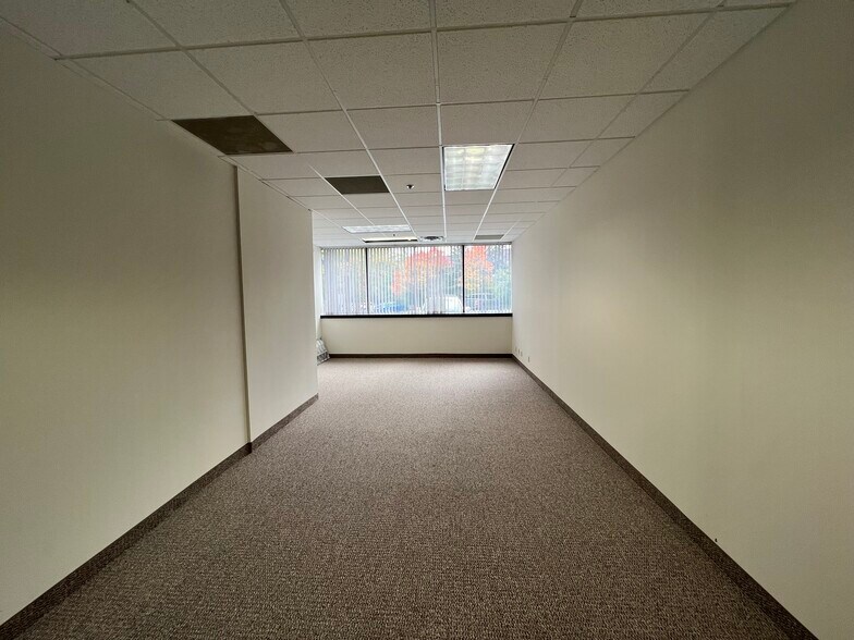 More Photos Of 4505 White Bear Pky, White Bear Lake Office For Lease