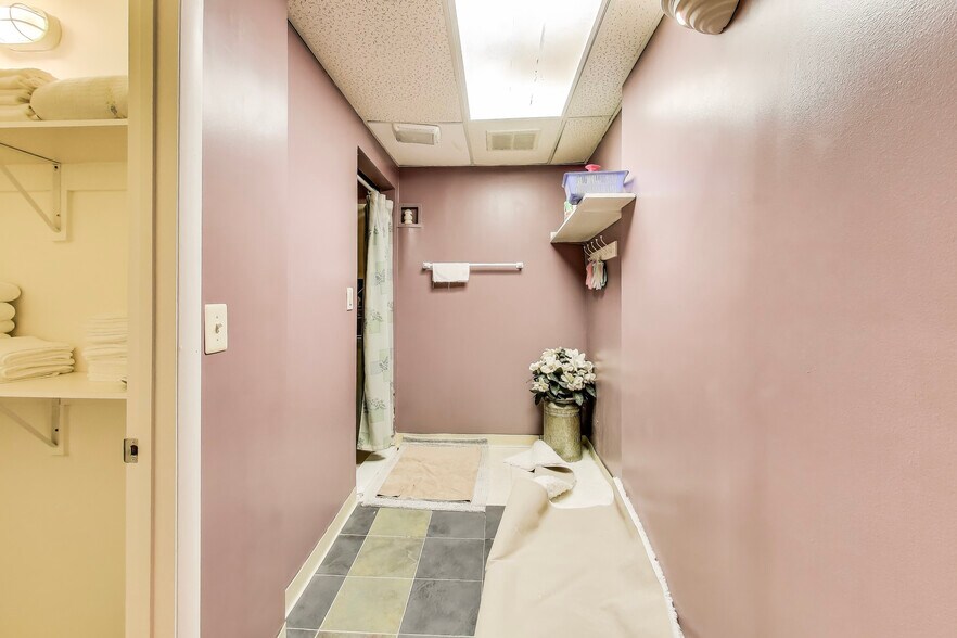 More Photos Of 6400 Seven Corners Pl, Falls Church Office For Sale