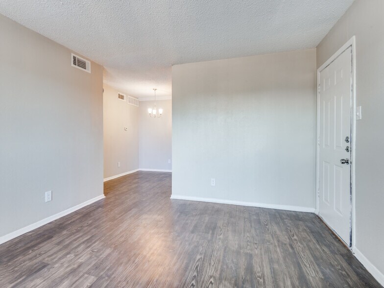 More Photos Of 7301 Sanger Ave, Waco Apartments For Sale