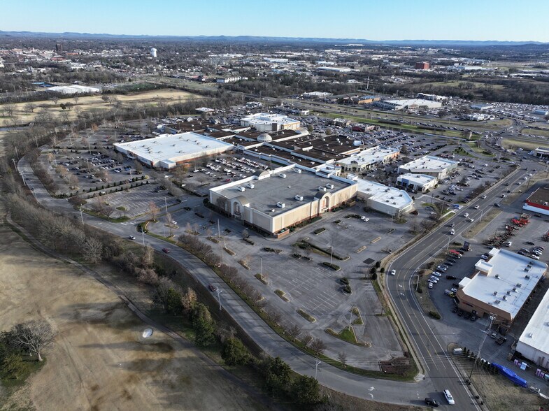 More Photos Of 1720 Old Fort Pky, Murfreesboro Freestanding For Sale