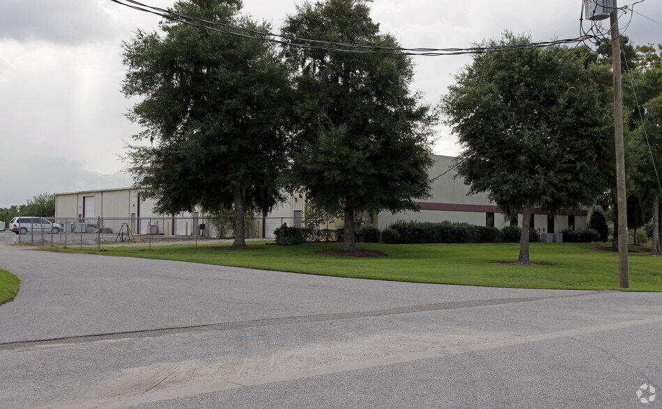 More Photos Of 444 Deanna Ln, Charleston Office For Lease