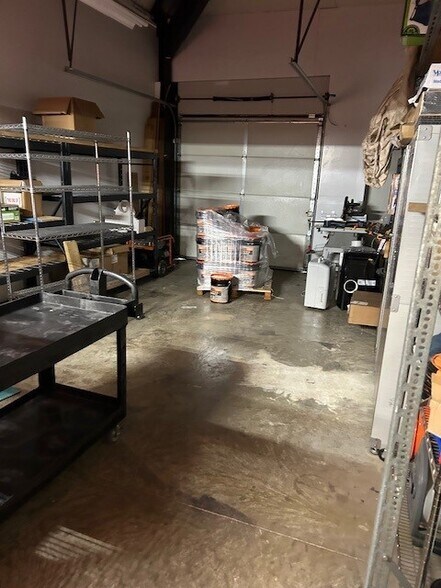 More Photos Of 5521 W Cleveland St, South Bend Light Distribution For Lease