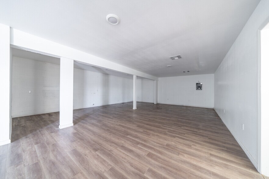 More Photos Of 44300 Division St, Lancaster Office For Lease