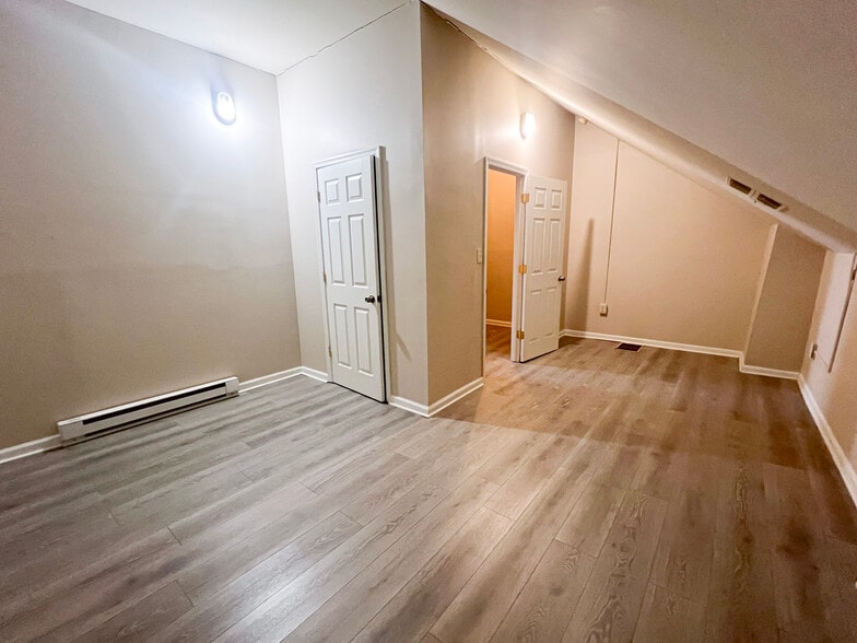 More Photos Of 5307 York Rd, Baltimore Storefront Retail Residential For Sale