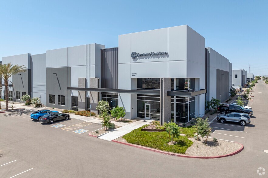 More Photos Of 3437 S Crismon Rd, Mesa Distribution For Lease