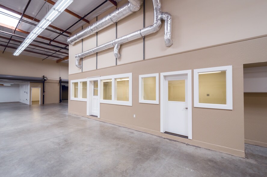 More Photos Of 901 Shasta St, Redwood City Warehouse For Lease