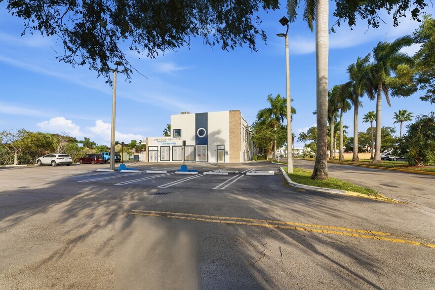 More Photos Of 6545 NW 169th St, Hialeah Medical For Sale