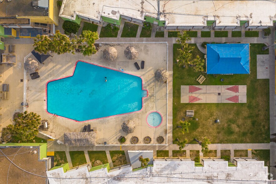 More Photos Of 3202 E Surfside Blvd, Corpus Christi Hotel For Sale