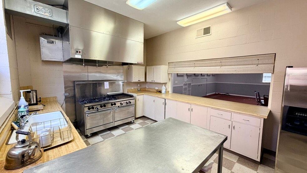 More Photos Of 195 New Market Rd, Tryon Religious Facility For Sale