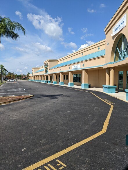 More Photos Of 1708 Cape Coral Pky, Cape Coral Medical For Lease