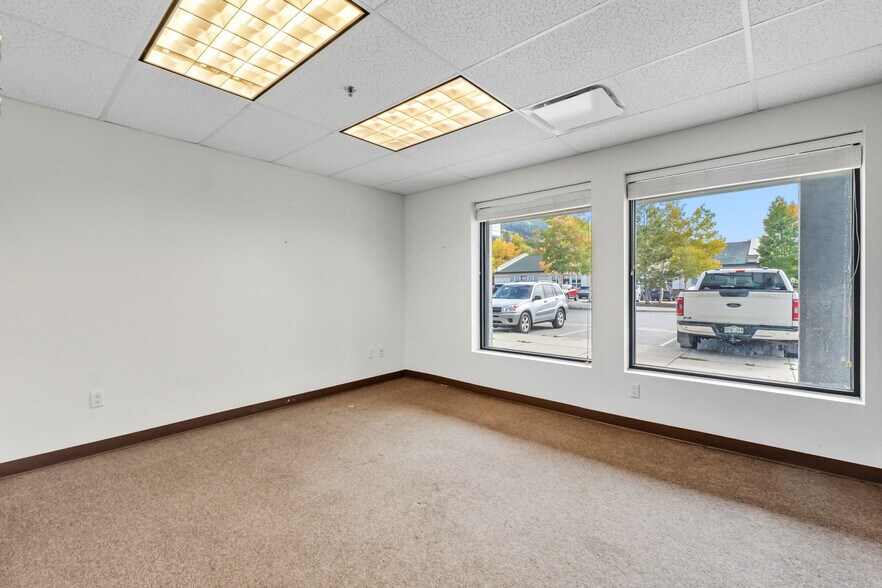 More Photos Of 114 Village Pl, Dillon Office For Sale