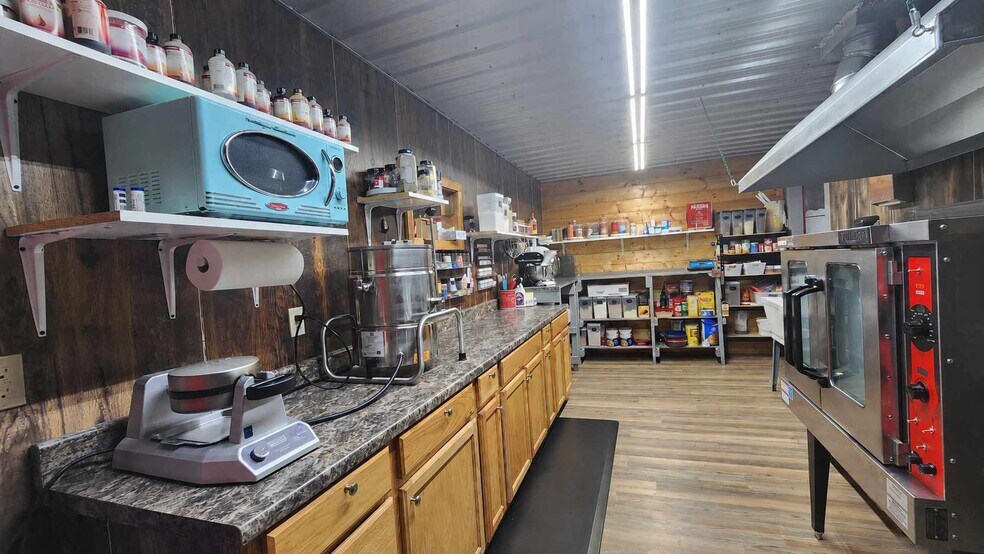More Photos Of 2806 State Park Rd, Burkesville Freestanding For Sale