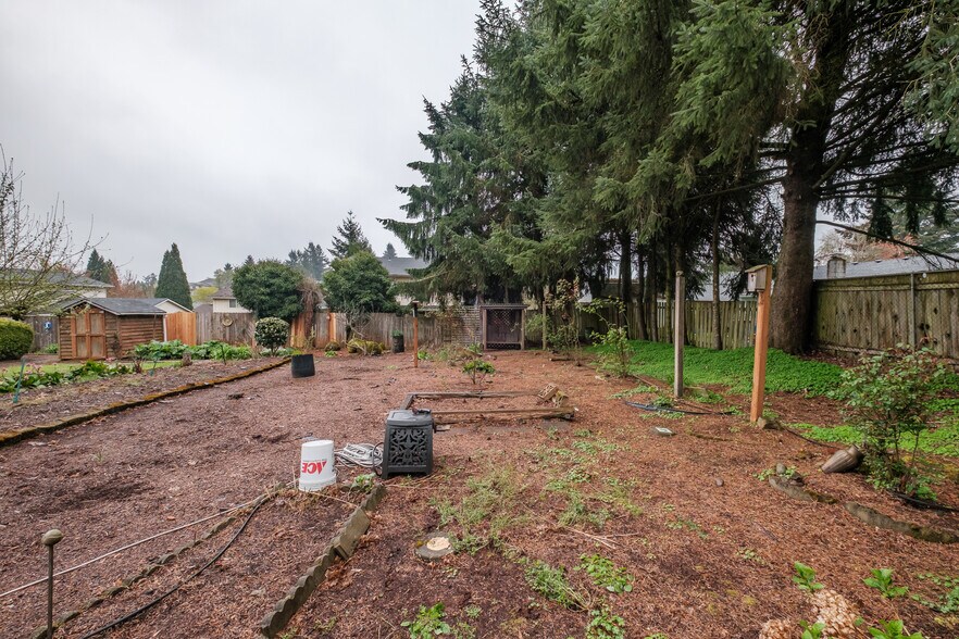 More Photos Of 5198 Skyline Rd S, Salem Multifamily For Sale