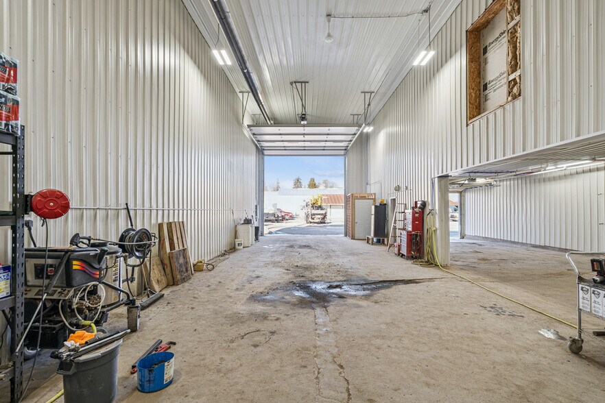 More Photos Of 106 1st Ave NW, Waukon Flex For Sale