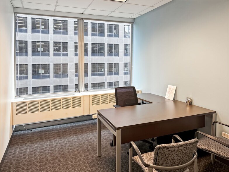 More Photos Of 111 W Jackson Blvd, Chicago Coworking Space