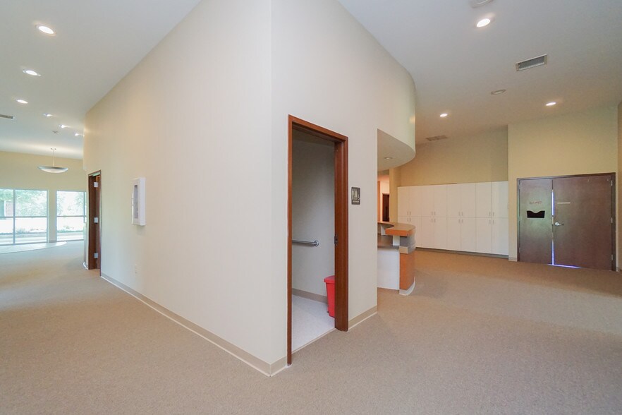 More Photos Of 100 Perpetual Sq, Anderson Medical For Lease