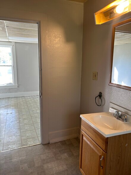 More Photos Of 720 Orchard St, Toledo Apartments For Sale