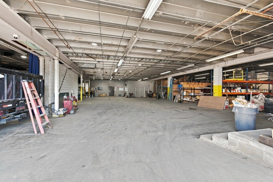 More Photos Of 6115 Robertson Ave, Nashville Warehouse For Lease