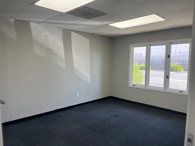 More Photos Of 1231-1241 E Warner Ave, Santa Ana Distribution For Lease