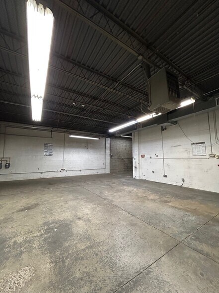 More Photos Of 296 E Route 46, Elmwood Park Auto Repair For Lease
