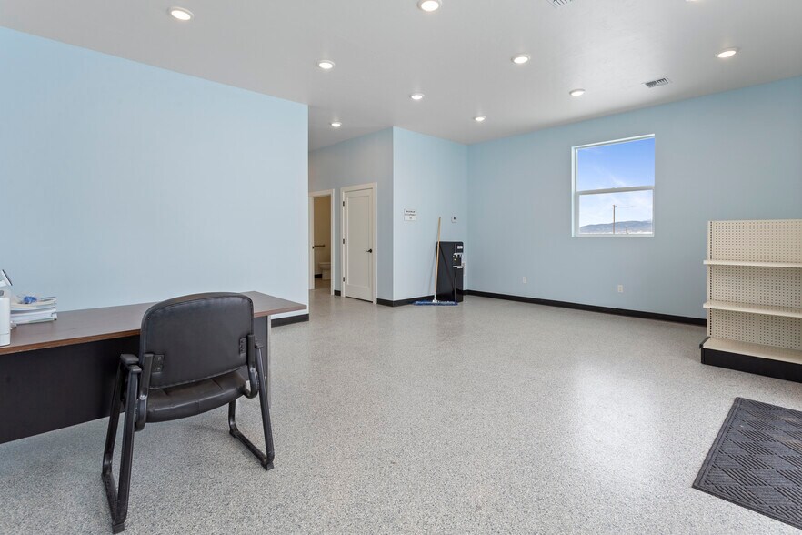 More Photos Of 900 S Washington St, Butte Industrial For Sale