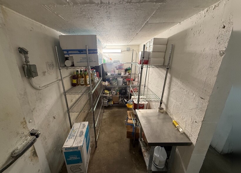 More Photos Of 1500 Bertha St, Key West Restaurant For Lease