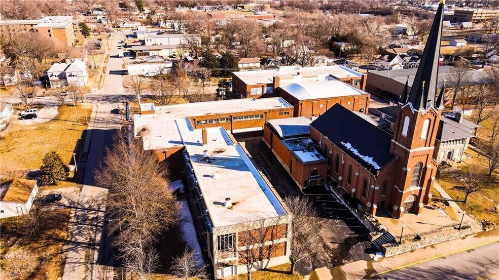 More Photos Of 622 N Main St, Independence Schools For Sale