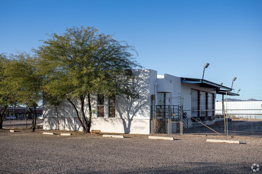 More Photos Of 2455 N Fairview Ave, Tucson Industrial For Lease
